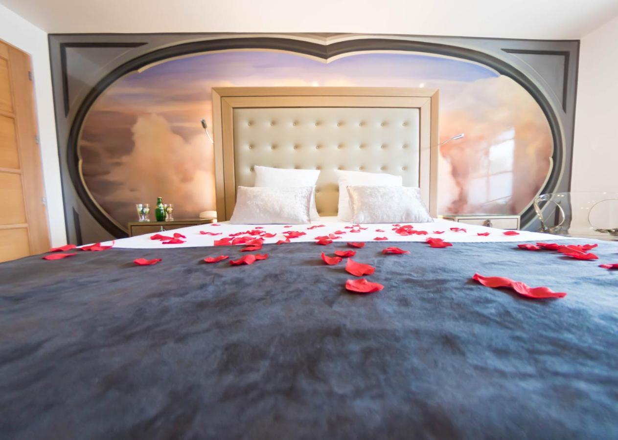 Hotel Et Spa Le Lion D'Or Pont-Évêque Eksteriør billede