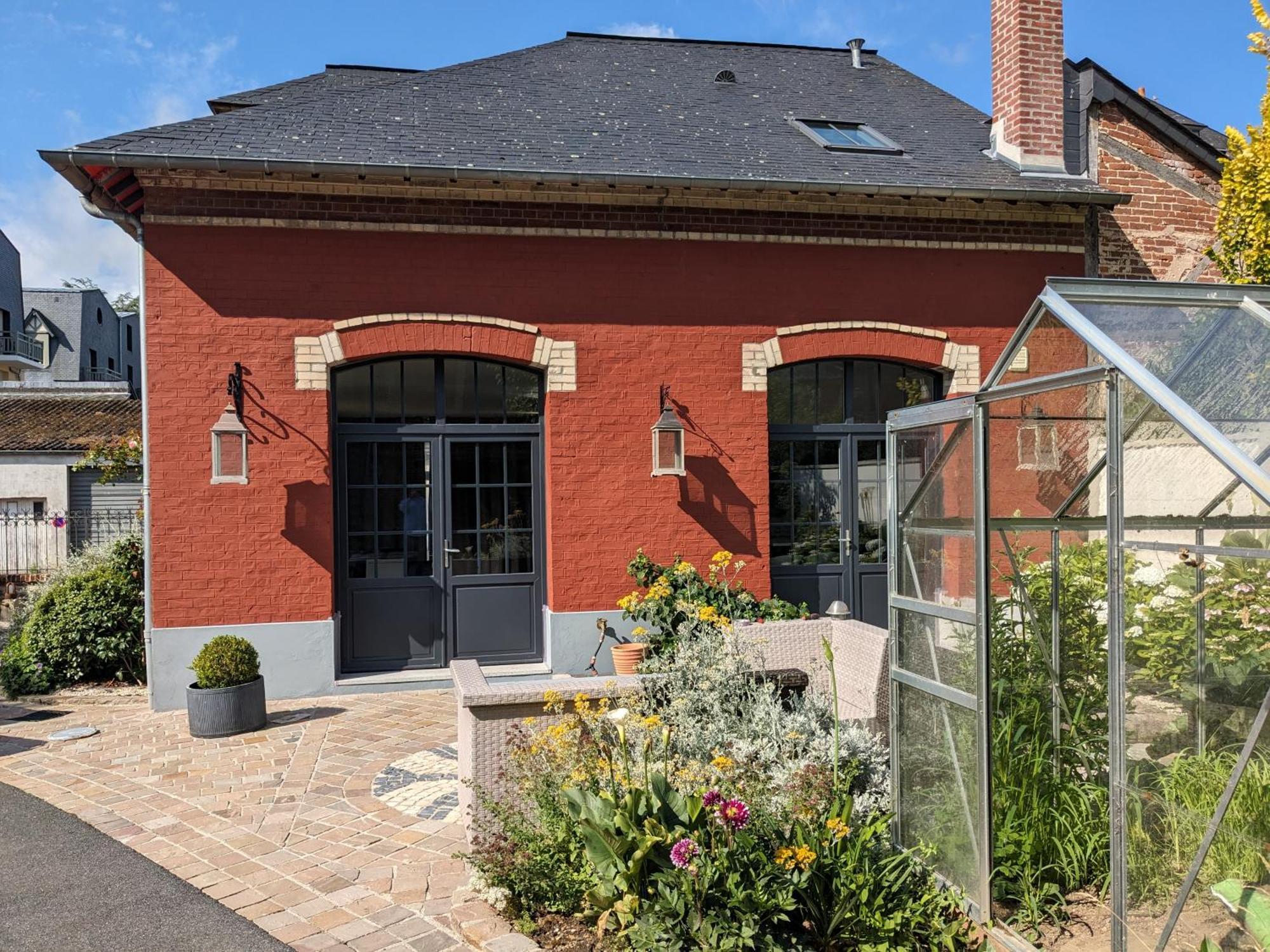 Hotel Et Spa Le Lion D'Or Pont-Évêque Eksteriør billede