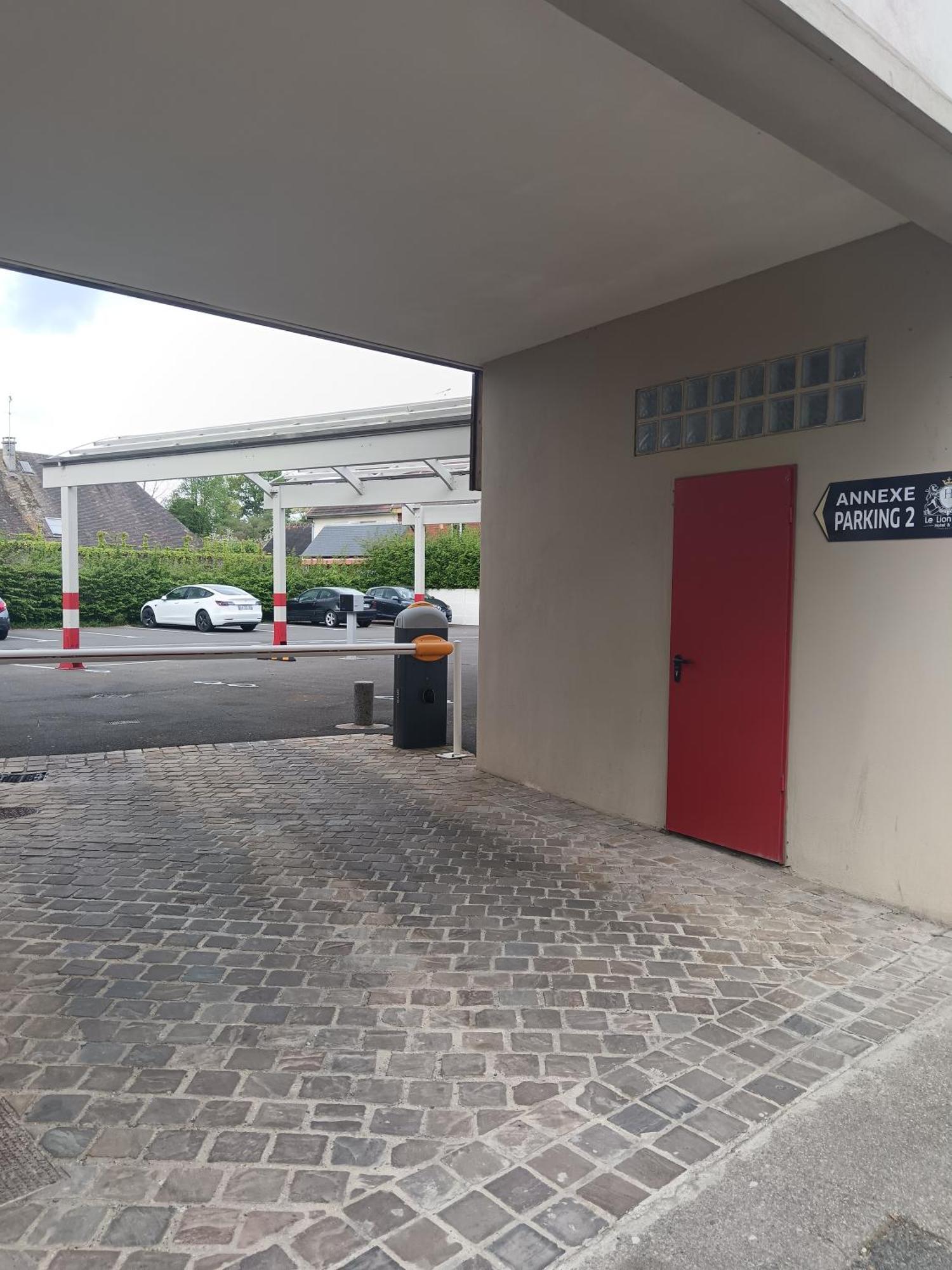 Hotel Et Spa Le Lion D'Or Pont-Évêque Eksteriør billede