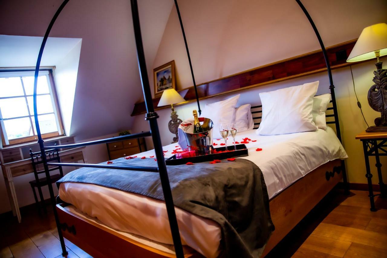 Hotel Et Spa Le Lion D'Or Pont-Évêque Eksteriør billede